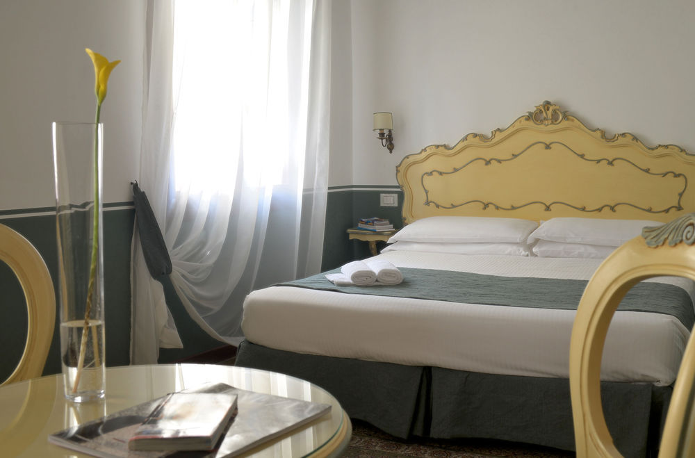 Ca' San Trovaso - 6 Rooms Venice Exterior photo